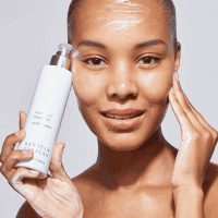 Rejuvenating Cleansing Gel - Image 2